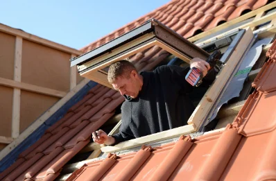 Pose de fenêtres de toit Velux à Urçay